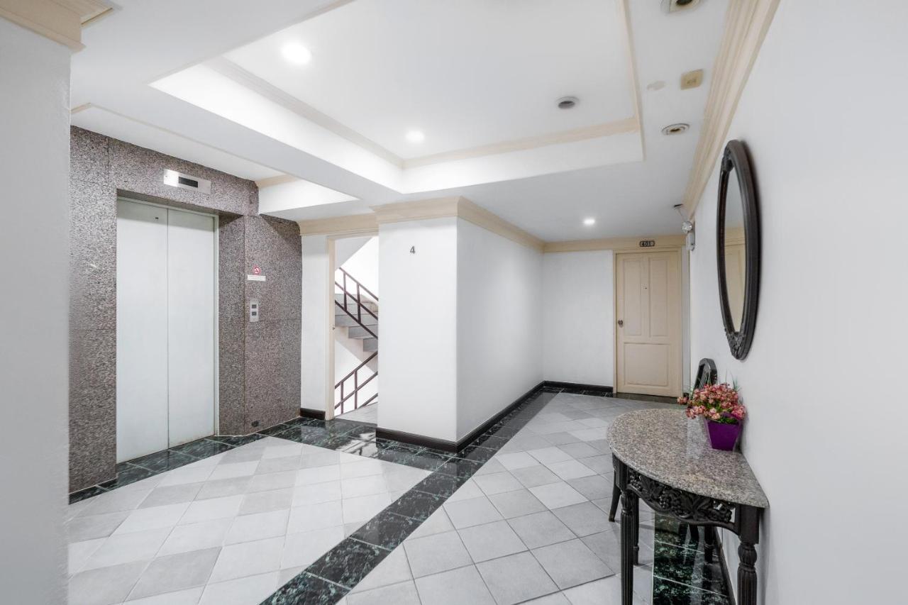 Oyo 1042 Boon'S Residence Bangkok Eksteriør bilde